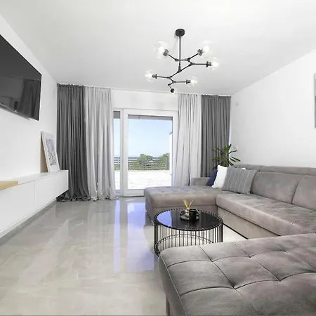 Juniperus Villa Smrika