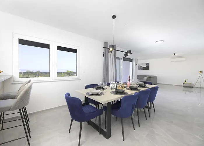 Juniperus ヴィラ Šmrika