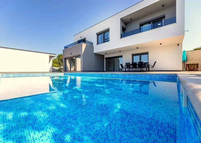 Juniperus Villa Smrika